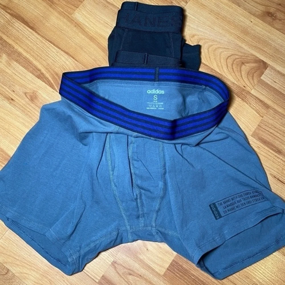1 Adidas 2 Hanes Boxers‎ size S